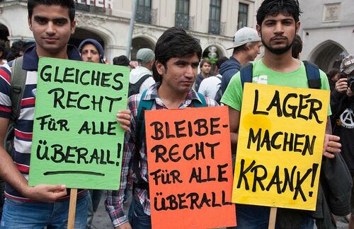 Flüchtlinge demonstrieren in München gegen die Lebensbedingungen in den bayerischen Asylbewerberunterkünften.