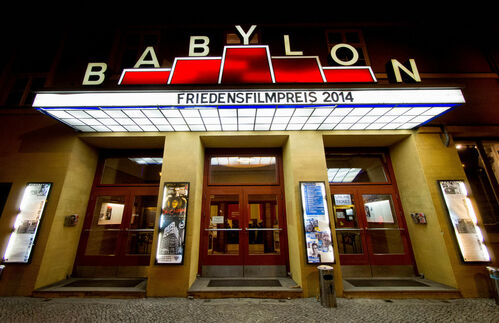 Vergangenheit oder Zukunft des Films? Das Babylon-Kino in Berlin setzt sich mit einem ausgefallenen Programm und regelmäßigen Festivals von der Konkurrenz ab.
