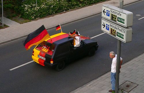 Vom Erfolgs-Fan bis zum eingefleischten Fußball-Fanatiker machen alle mit: Alle Jahre wieder versetzt die Fußball-Weltmeisterschaft die Bundesrepublik in einen Ausnahmezustand. Wer seine Leidenschaft wie auslebt, ist dabei allerdings ganz unterschiedlich. 