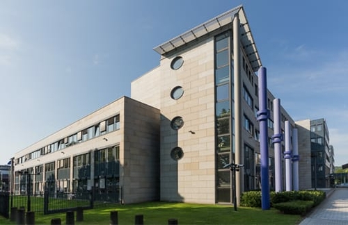 Hauptsitz der Deutschen Gesellschaft für Internationale Zusammenarbeit in Bonn. Die GIZ verabschiedete im Jahr 2011 eine eigene Transparenz-Policy. 