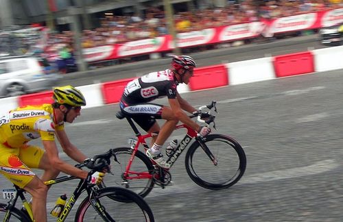 Eine ganze Sportart in Verruf: Den Fahrern der "Tour de France" wird wohl niemand eine Vorbild-Funktion attestieren. Zu tief sitzen die Erinnerungen an Doping-Skandale.