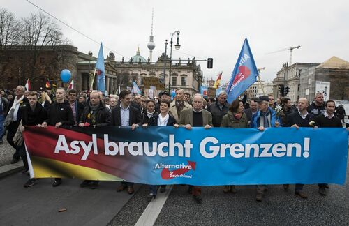 Der „besorgte Bürger“ zählt zur Standardkundschaft auf Demonstrationen der Alternative für Deutschland oder abendlichen „Spaziergängen" der PEGIDA-Bewegung.