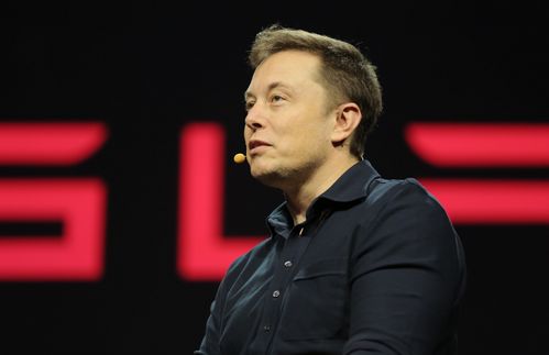 Private Raumfahrt, automatisiertes Fahren: Elon Musk, unter anderem Boss von Tesla und SpaceX, ist für viele Technologieanhänger ein echter Guru. Ausgerechnet er monierte auf der Technikmesse South by Southwest (SXSW) in Austin: Künstliche Intelligenz sei „gefährlicher als Atomwaffen”. Eine erstaunliche Feststellung, arbeitet Musk bei seinen Unternehmen SpaceX und Tesla doch an selbstlernenden Programmen. Laut Musk sind beispielsweise selbstfahrende Autos „Ende nächsten Jahres mindestens 100 bis 200 Prozent sicherer als menschliche Fahrer“.