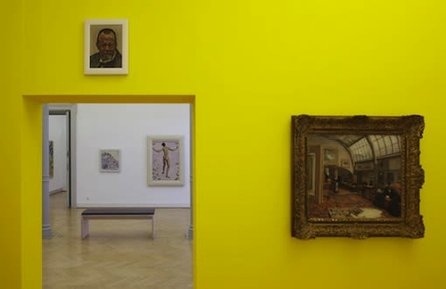 Blick in die Ausstellung „Elf Sammlungen und drei Schenkungen für ein Museum“ im Kunstmuseum St. Gallen 2009