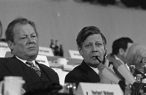 Willy Brandt und Helmut Schmidt auf dem SPD-Bundesparteitag im April 1973