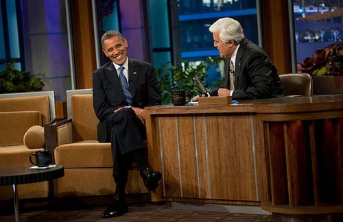 Egal, ob US-Präsident Barack Obama bei Jay Leno zu Gast ist oder die „heute show" des ZDF Rainer Brüderle, ehemaliger Vorsitzender der FDP-Bundestagsfraktion, ob seines Pfälzer Akzentes untertitelt: Das Fernsehen ist noch immer ein zentrales Medium der politischen Bildung, auch über Talk- und Satireformate hinaus. Die traditionellen „Kanzlerduelle" vor den Wahlen zum Deutschen Bundestag erzielen durchweg hohe Einschaltquoten und locken in Deutschland alle vier Jahre bis zu 21 Millionen Zuschauer vor die Fernsehapparate.