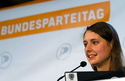 Trotz Repräsentantenskepsis: Beim Bundesparteitag der Piraten im Mai 2013 wurde Katharina Nocun mit 82% zur politischen Geschäftsführerin gewählt.