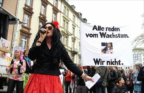 Wachstum? Nein danke! In Frankfurt demonstrieren Anhänger der Occupy-Bewegung gegen die Folgen des Turbokapitalismus.