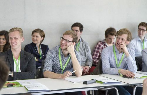 Dank des großen Angebots lauschten sowohl interessierte Studenten ...