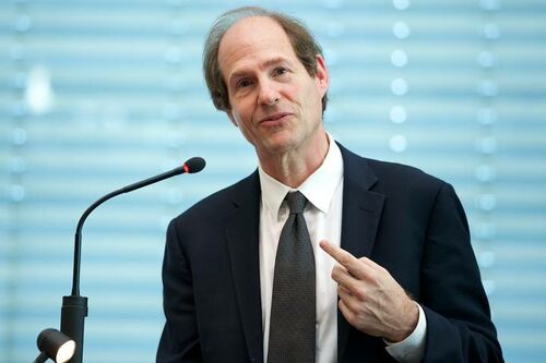 Havard-Professor Cass R. Sunstein wurde mit seinem Buch „Nudge" weltweit bekannt. Er präsentierte in seinem Vortrag vielfältige empirische Daten.  