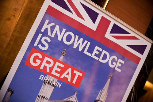 "Wissen ist großartig", stellte das Vereinigte Königreich bei einer Messe fest. Wissen richtig zu vermitteln, ist schwer. Und die Frage nach 'Guter Lehre' kaum zu beantworten. 